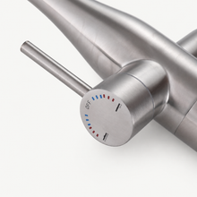 Cora Outdoor Shower · Brushed Silver