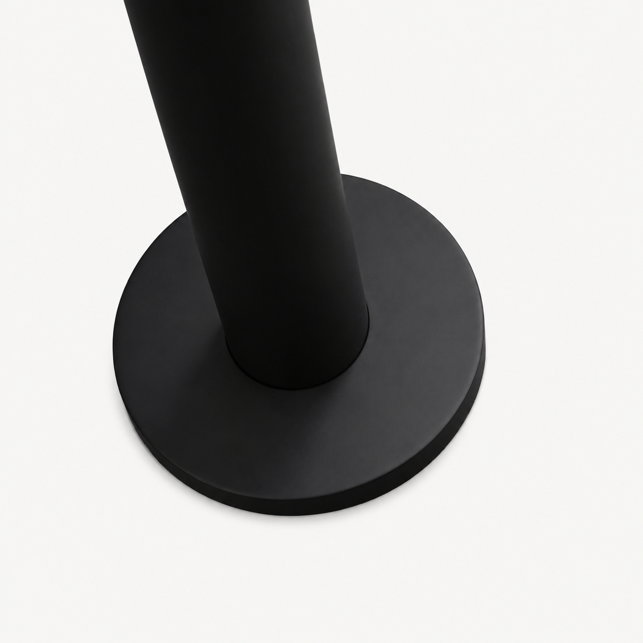 Aurelia Outdoor Shower · Matte Black